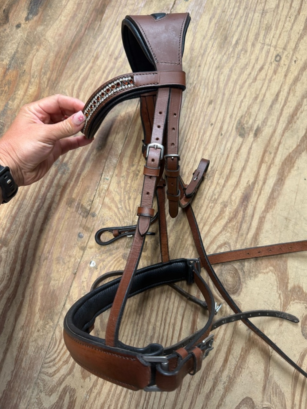 Brown anatomical cob bridle - Picture 2 of 3
